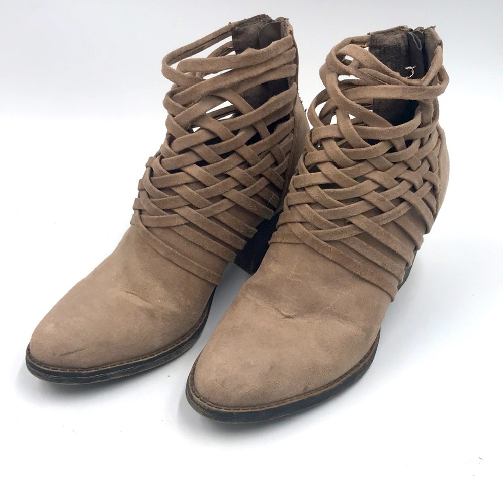 Curfew 🥾Tan Ankle boots Size 7.5